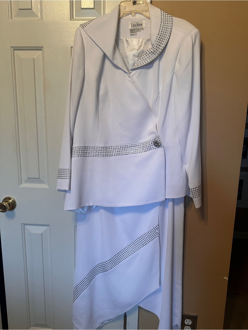 White Embellished Women's Skirt Suit